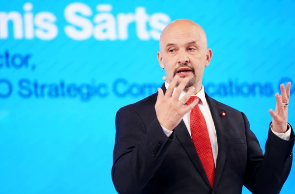 Изображение к статье: «Когда латыши хватают друг друга за горло, в Кремле открывают шампанское» - руководитель центра НАТО