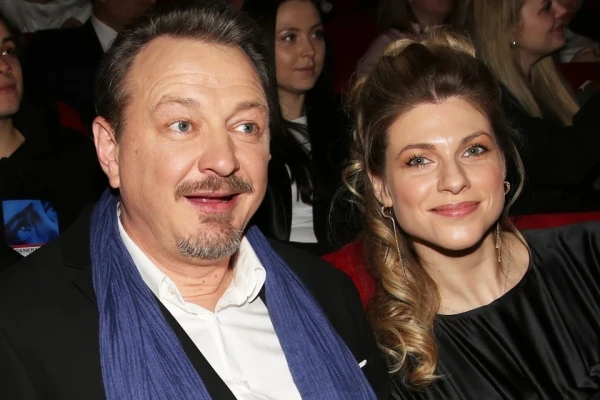 Изображение к статье: С новой супругой Настей.