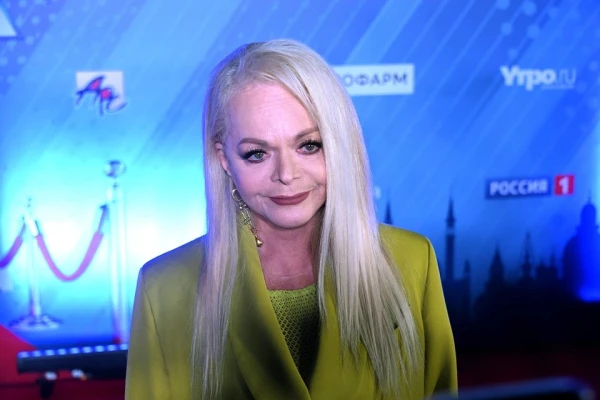 Изображение к статье: Звезда попалась на удочку жуликов.