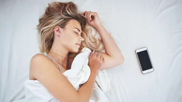 Изображение к статье: Здоровый сон: 5 вещей, которые никогда нельзя делать в постели