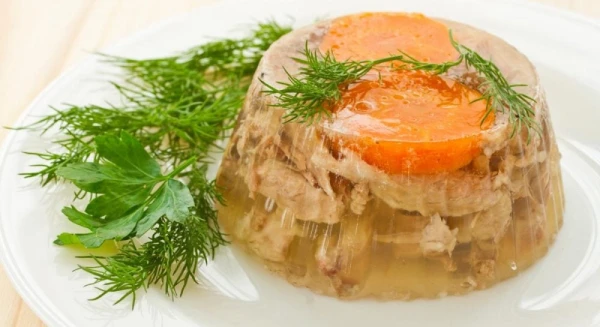 Изображение к статье: Не гадость, а коллаген: о пользе холодца для кожи лица