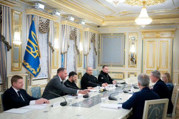 Изображение к статье: Лидеры ЕС собираются к Трампу; Зеленский создает делегацию для переговоров с США и РФ; генералы США направляются в Москву