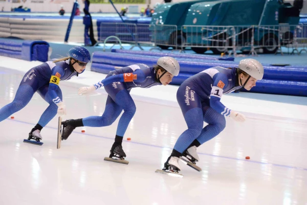 Изображение к статье: Физики 200 лет распространяли чушь о причинах скольжения на льду — теперь-то всё стало ясно