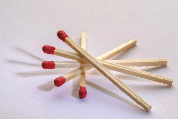 Изображение к статье: Интересное хобби: на Тейке задержан мужчина, сжегший скамейку