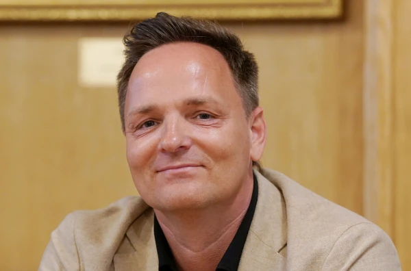 Изображение к статье: Это в прошлом - глава Госканцелярии о том, как изменилось отношение к алкоголю на работе