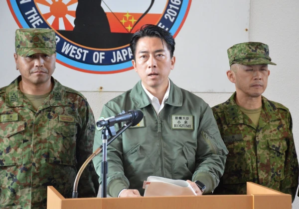 Изображение к статье: Министр обороны Японии бьет тревогу.