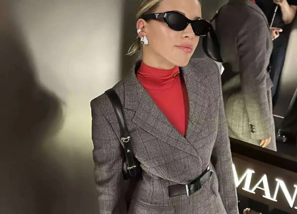 Изображение к статье: Французская формула стиля: как носить и с чем сочетать водолазку этой зимой