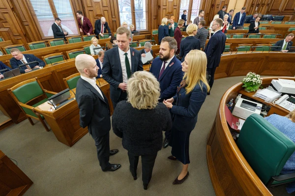 Изображение к статье: Бумеранг летает по Сейму: «зеленые крестьяне» мстят партнерам за «поражение под Стамбулом»