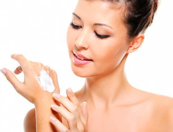 Изображение к статье: Против сухости, микротрещин и раздражения: как выбрать крем для рук зимой