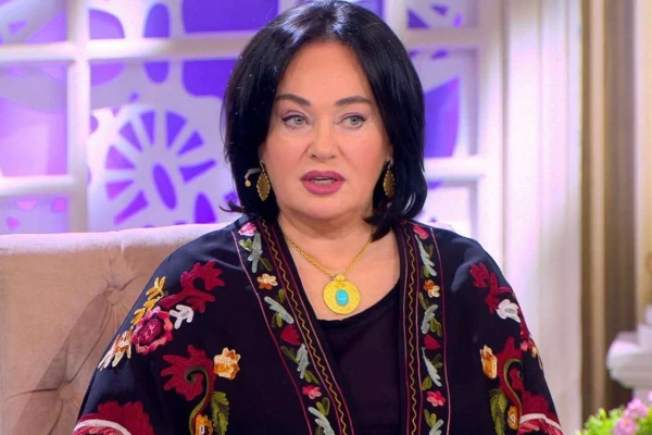 Изображение к статье: Она всегда готова дать советы о личной жизни, но свою скрывает.