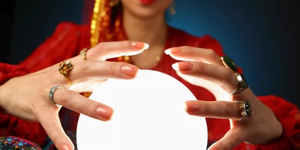 Изображение к статье: Люди всегда старались узнать свое будущее.