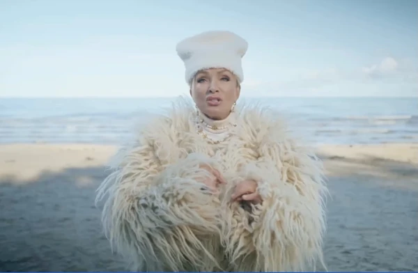 Изображение к статье: Лайма Вайкуле исполнила «Щедрик» в рекламе: мнение украинцев разделилось