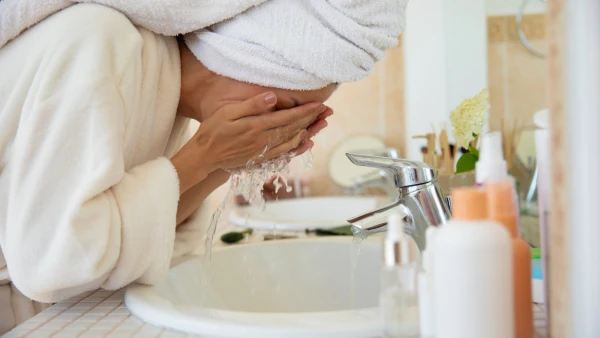Изображение к статье: Как выбрать воду для умывания: советы дерматолога