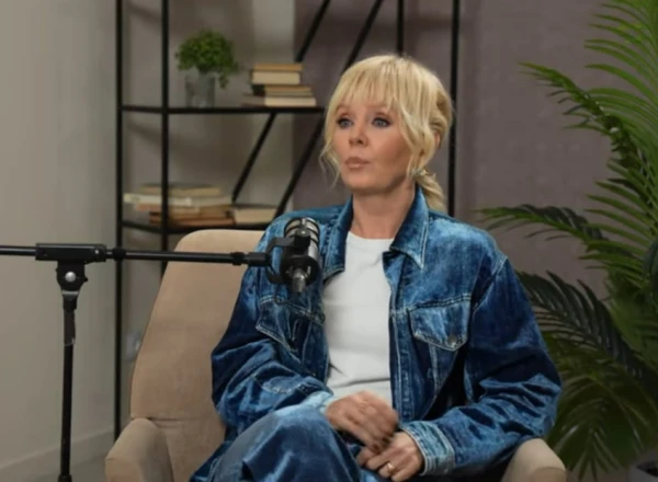 Изображение к статье: Госпожа Перфилова по-прежнему свежа и хороша.