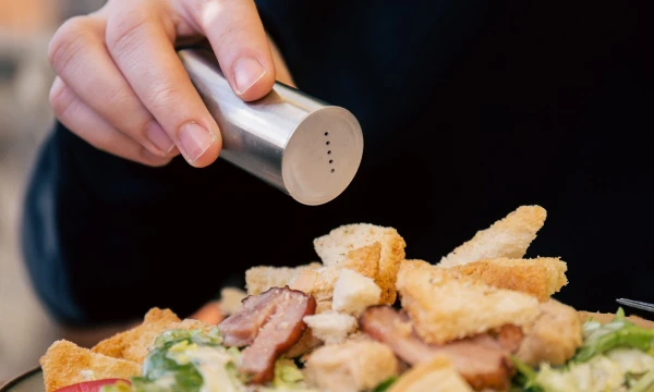 Здоровое питание: как придать вкус еде без соли