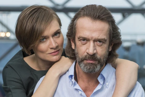 Изображение к статье: Любящий папа помогал своей кровиночке, как мог.