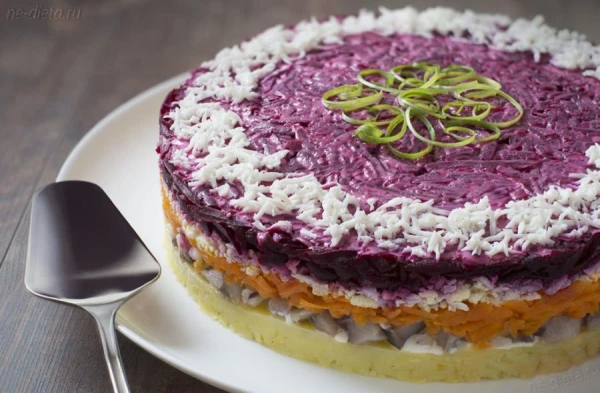 Изображение к статье: Оливье без колбасы и селедка под шубой для постящихся — советы от шефа