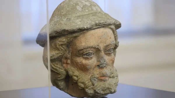 В Польшу вернулась скульптура головы Святого Якуба Старшего, похищенная из Мальборского замка после войны.