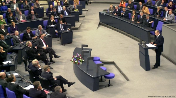 Изображение к статье: В рейхстаге президент России блеснул владением немецким.