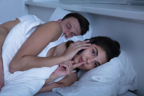 В каком возрасте женщины чаще всего изменяют — и почему это происходит