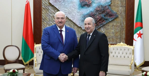 Изображение к статье: Батька в кругу старых товарищей СССР.