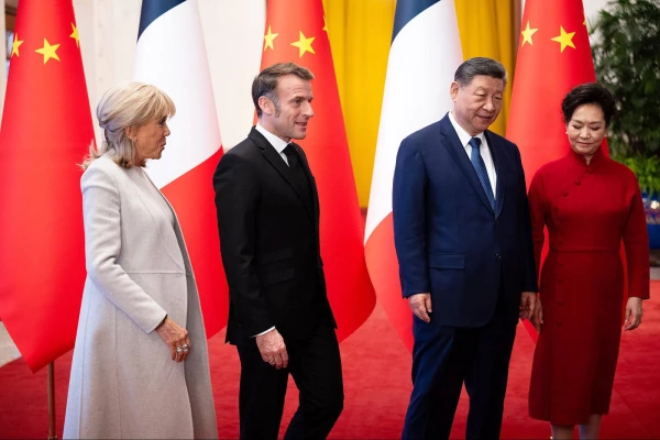 Изображение к статье: Президент Франции ведет активную дипломатию в Поднебесной.