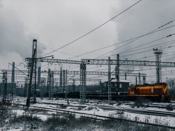 «В одном поезде - сотни солдат»: эксперт смоделировал, как россияне могут использовать наши рельсы