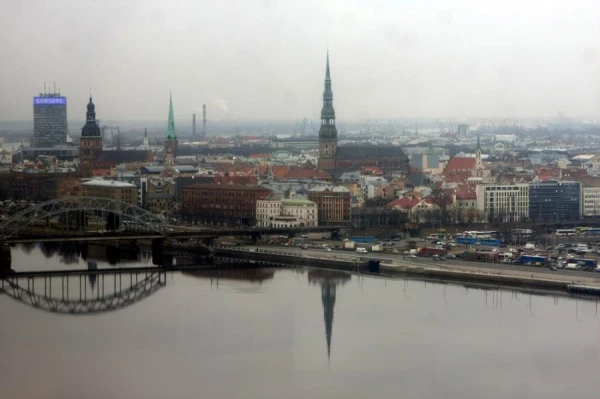 Изображение к статье: Надо сдержанно и неброско: Рига планирует очистить центр от уродливой рекламы и вывесок