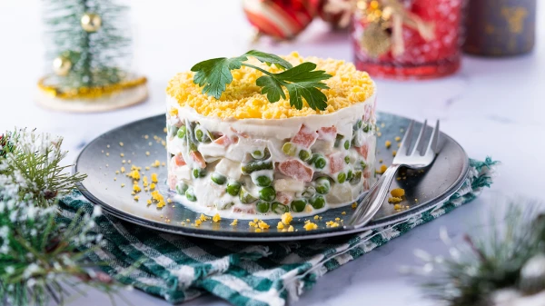 Изображение к статье: Как приготовить полезный оливье: придётся отказаться от привычных ингредиентов