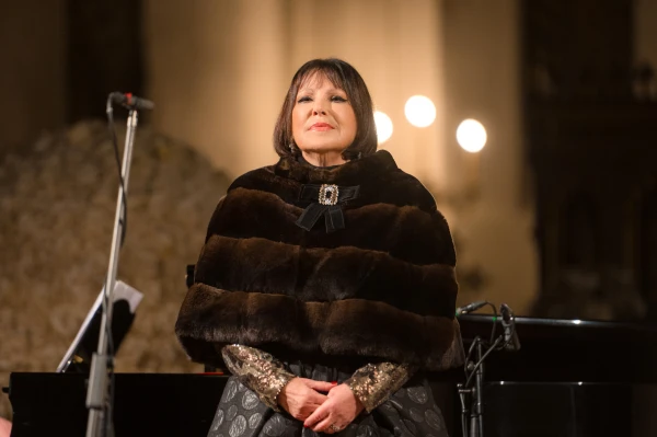 Изображение к статье: Инесса Галанте - «В Рождество пусть исполняются все мечты!»