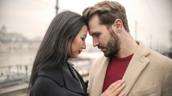 Изображение к статье: Промты для ChatGPT, которые помогут вернуть близость паре