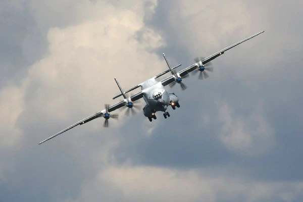 В России рухнул самый большой турбовинтовой самолет в мире. Что известно о катастрофе?