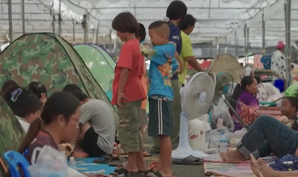 Из-за столкновений между Камбоджей и Таиландом эвакуированы сотни тысяч человек