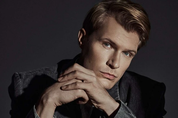 Изображение к статье: Кирилл Андреевич несколько лет прожил в столице страны ЕС и НАТО.