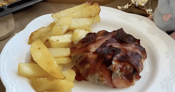 Изображение к статье: Закрытый жульен в беконе: рецепт с ароматом французского бистро