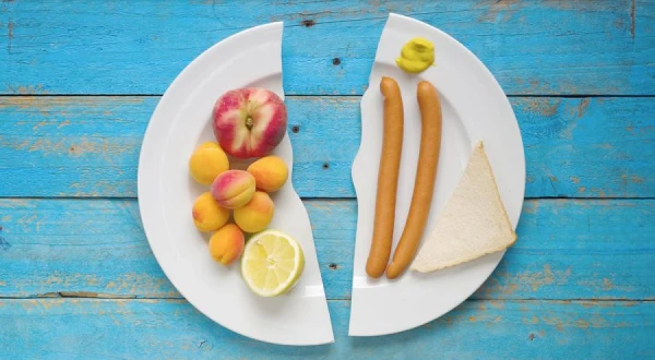 Изображение к статье: Выделены 5 продуктов, которые не стоит сочетать с фруктами: от хлеба до яиц