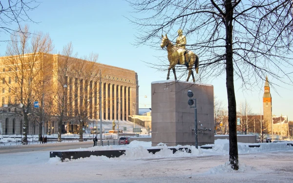 Изображение к статье: Хельсинки украшен монументом маршалу Маннергейму, сражавшемуся с большевиками 3 раза.