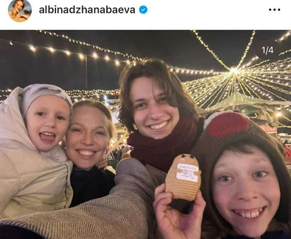 Изображение к статье: Альбина с любимыми детками.