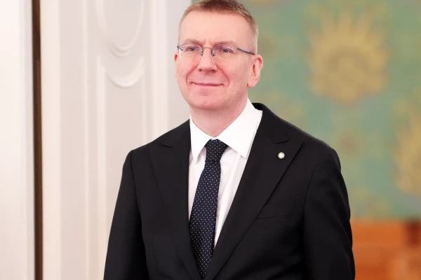 Крик отчаянья - мать четверых больных детей попросила денег у президента