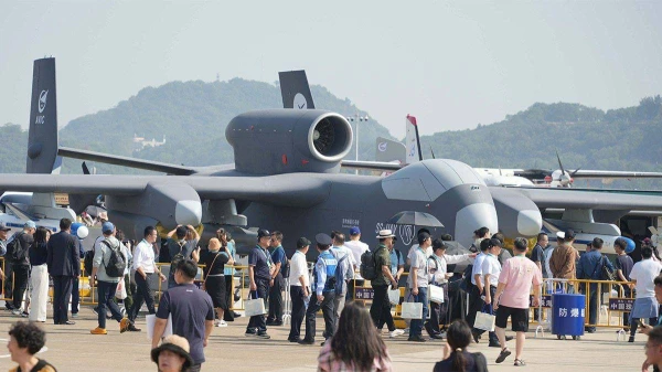 Его вес сопоставим с боевым истребителем.