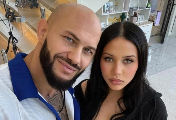 Изображение к статье: Отец не смог совладать с чувствами Ариелы.