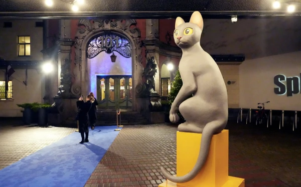 Бывший «Спартак» превратился в «Поток»: рижане стартовали с Владимиром Ильичом, а финишировали с капибарой