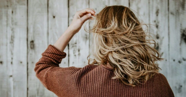 Изображение к статье: Эти цвета волос состарят вас минимум на 5 лет: вот в какие оттенки краситься после 40