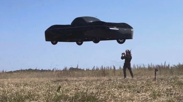 Первый в мире летающий аэромобиль запущен в серийное производство