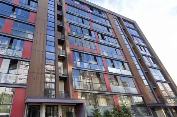 Изображение к статье: «Дома «жирных» лет очень сомнительны» - эксперт. В новостройке начала двигаться стена комнаты