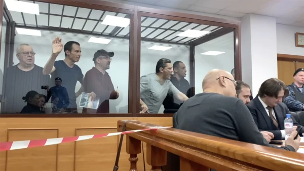 Изображение к статье: Арестанты встретили вердикт фемиды весьма эмоционально.