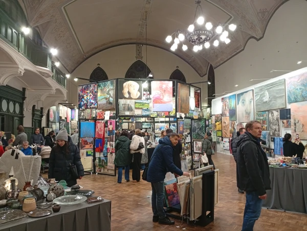 Изображение к статье: JAUMmarka в Академии художеств.