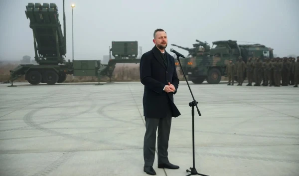 Изображение к статье: Министр обороны выступил на фоне новейших вооружений.