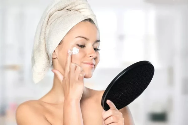 Изображение к статье: Что ускоряет старение кожи: 5 распространённых ингредиентов, которых стоит избегать