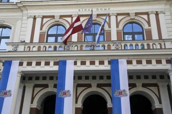 В конце года оценка рижанами работы городской думы улучшилась, но она все равно с минусом